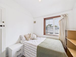 bedroom - click for photo gallery